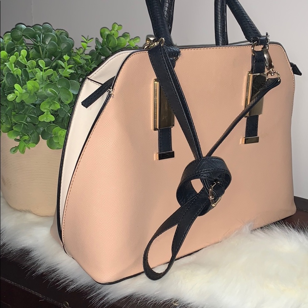 Tri-Colored Crossbody Bag✨